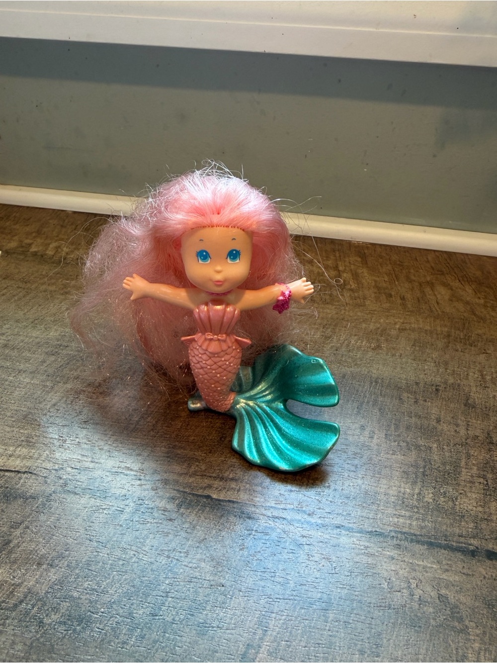 Vintage Mermaid 4 in Figure Doll, Pink Straight Hair, Blue Eyes, Glitter Tail